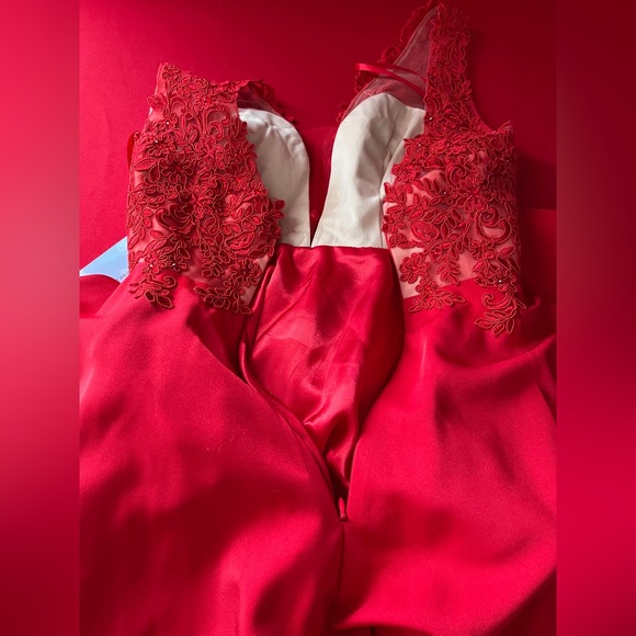 NWT Ed Young Red Lace Prom Dress Size Small - Picture 7 of 14